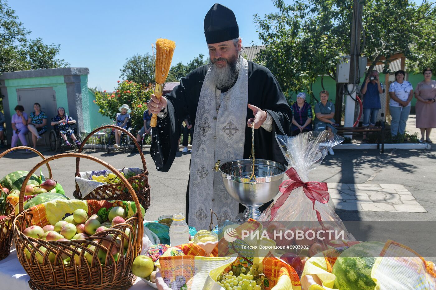 Празднование Яблочного Спаса в России