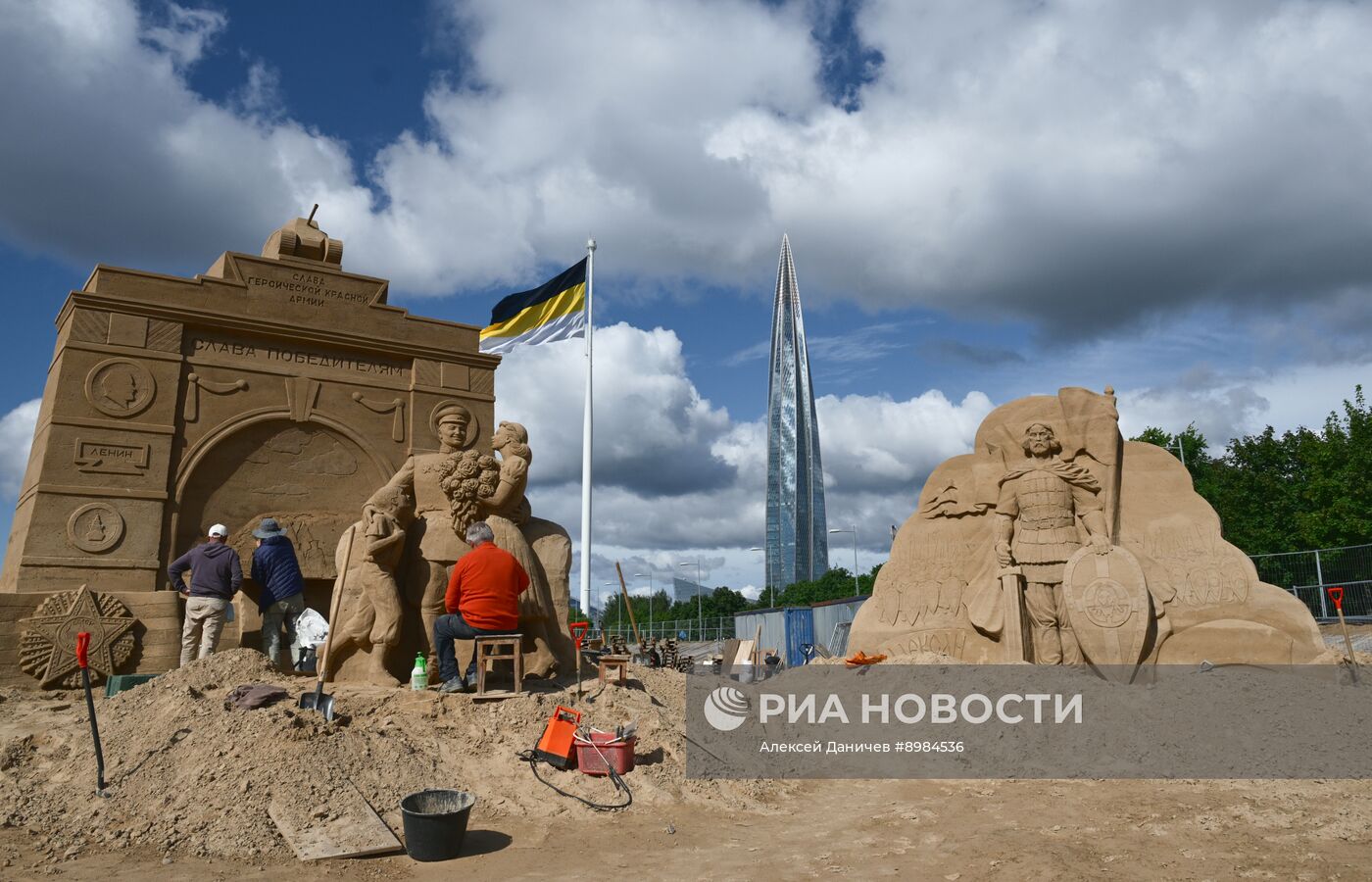 Фестиваль "Город песчаных скульптур" в Санкт-Петербурге