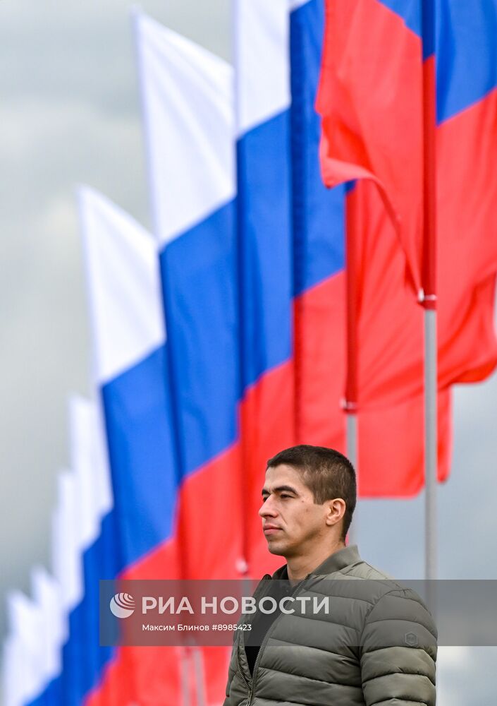 Украшение Москвы ко Дню флага России