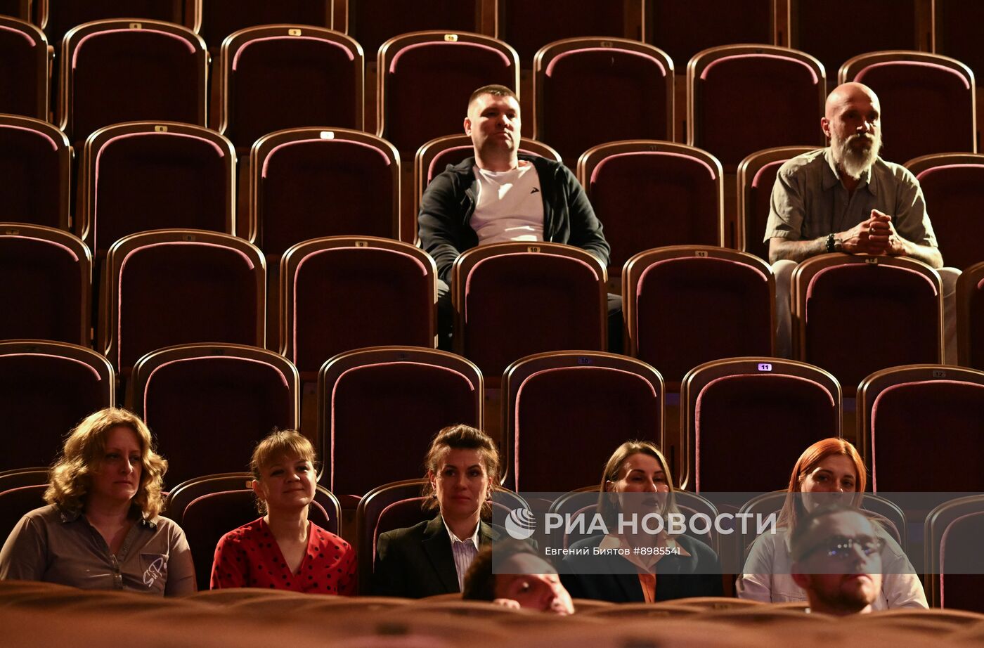 Сбор труппы в театре имени Н. В. Гоголя