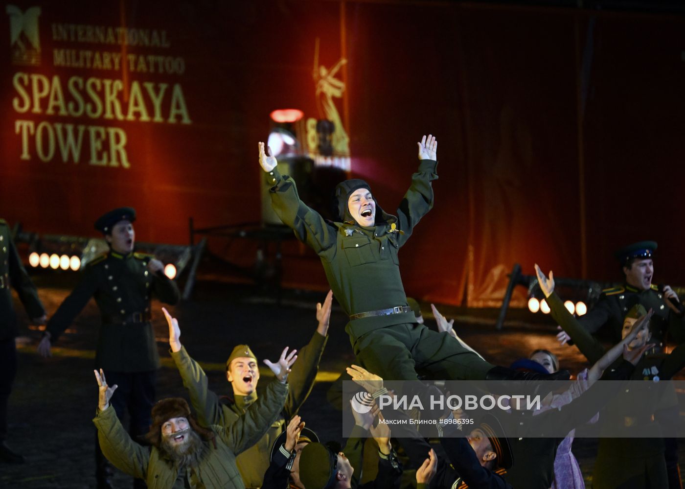 Церемония открытия XVII Международного военно-музыкального фестиваля "Спасская башня"