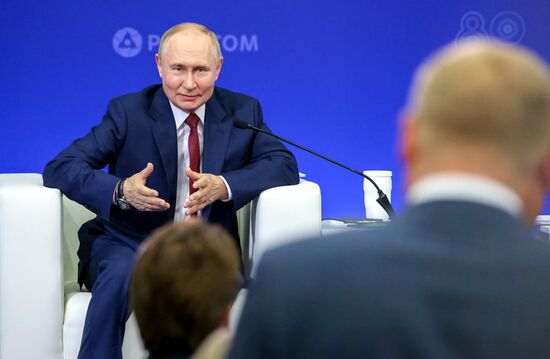 Рабочая поездка президента Владимира Путина в Приволжский федеральный округ