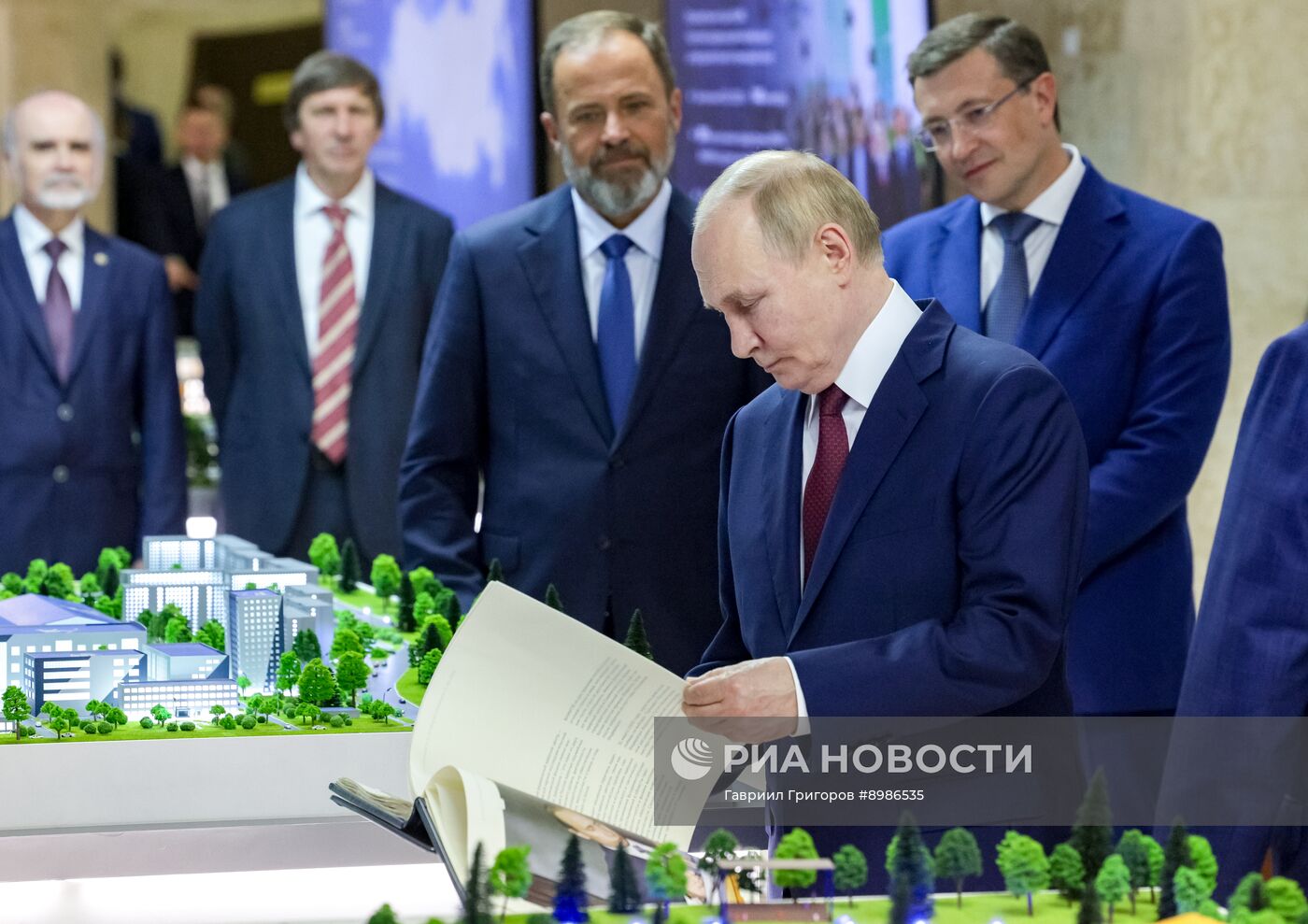 Рабочая поездка президента Владимира Путина в Приволжский федеральный округ