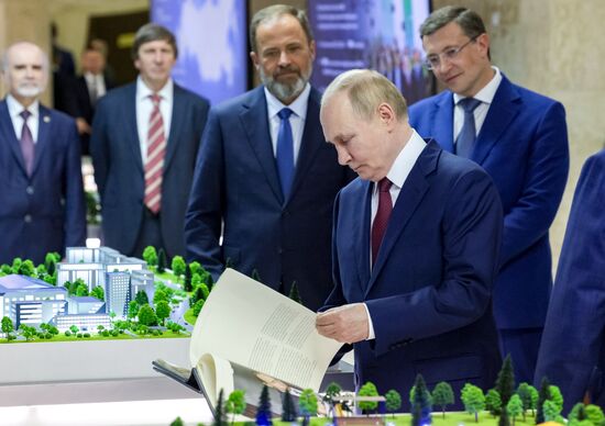 Рабочая поездка президента Владимира Путина в Приволжский федеральный округ