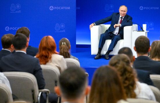 Рабочая поездка президента Владимира Путина в Приволжский федеральный округ