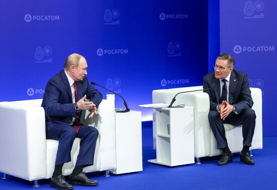 Рабочая поездка президента Владимира Путина в Приволжский федеральный округ