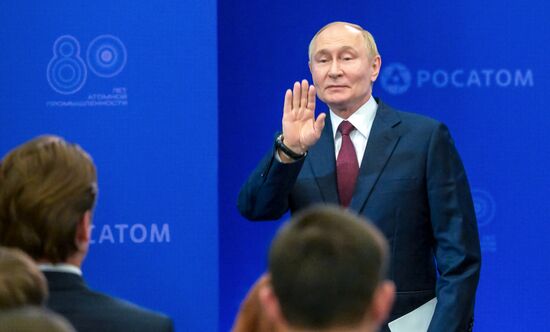 Рабочая поездка президента Владимира Путина в Приволжский федеральный округ