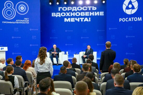 Рабочая поездка президента Владимира Путина в Приволжский федеральный округ