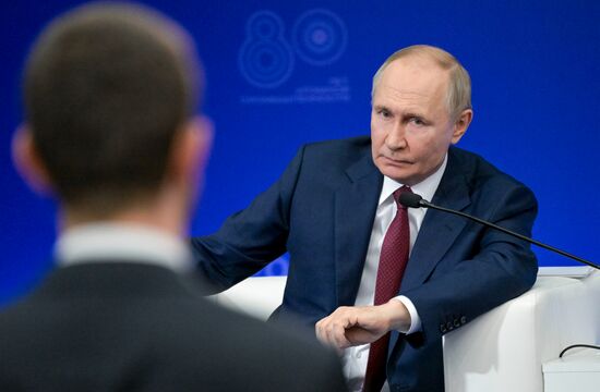 Рабочая поездка президента Владимира Путина в Приволжский федеральный округ