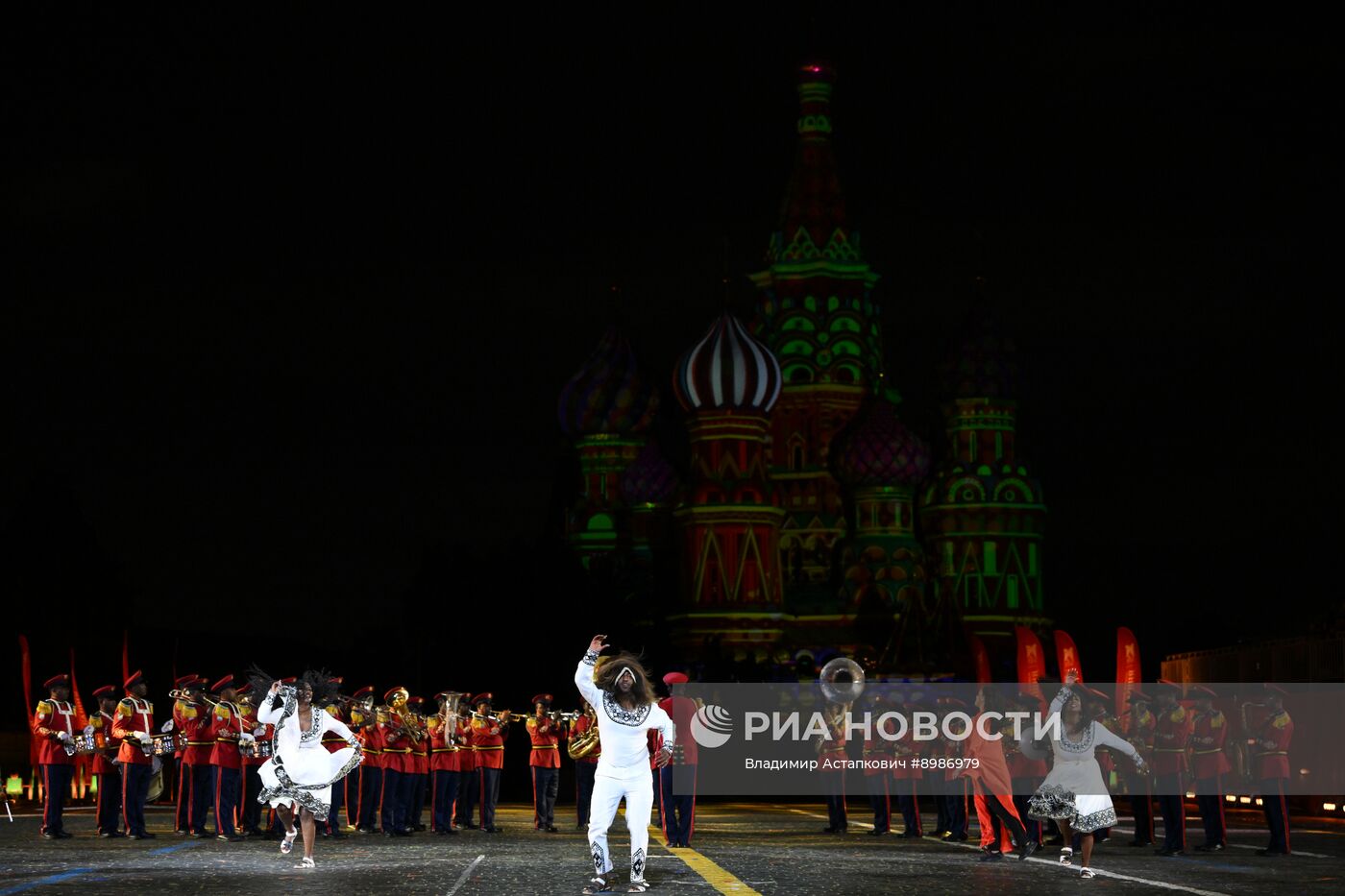 Церемония открытия Международного военно-музыкального фестиваля "Спасская башня"