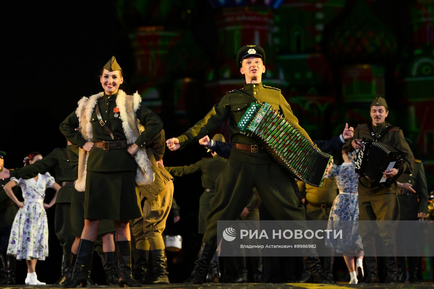 Церемония открытия Международного военно-музыкального фестиваля "Спасская башня"