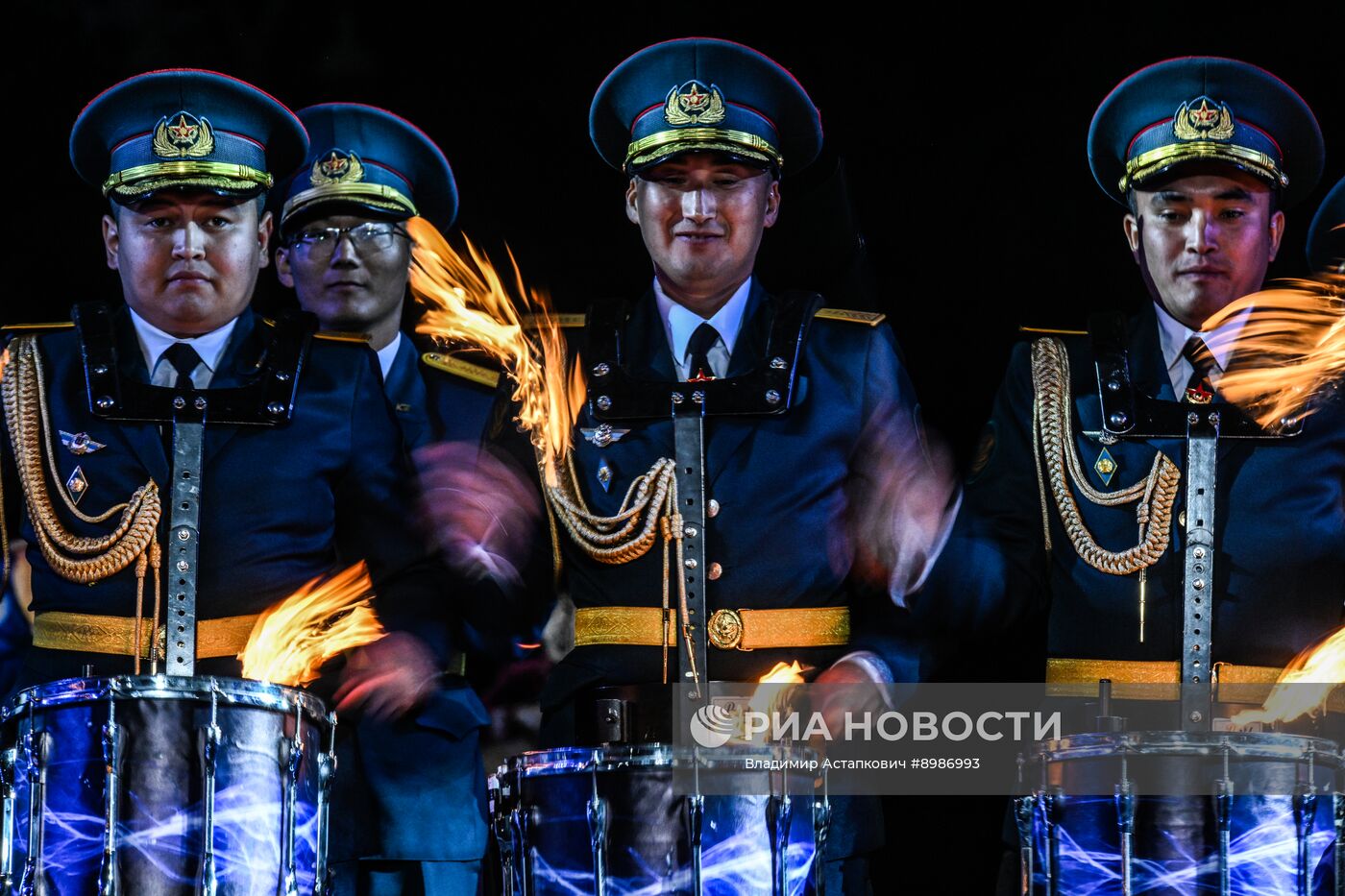 Церемония открытия Международного военно-музыкального фестиваля "Спасская башня"