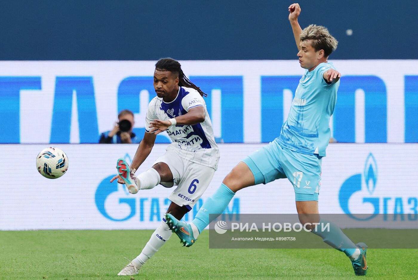 Футбол. РПЛ. "Зенит" (Санкт-Петербург) - "Динамо Мх" (Махачкала)