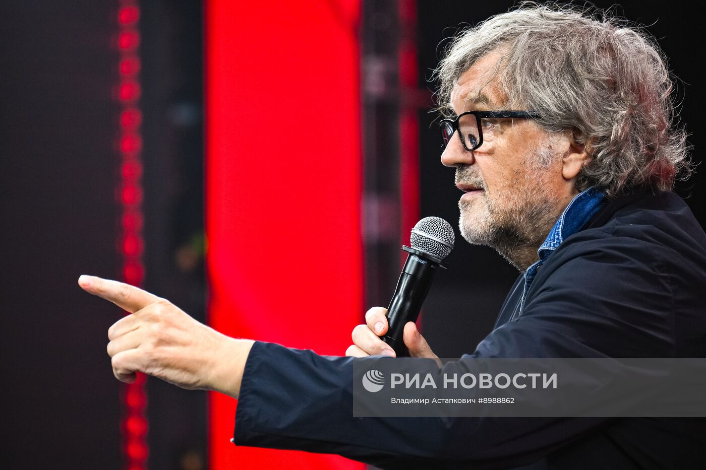 Встречи и автограф-сессии с артистами и режиссёрами в рамках Московской международной недели кино