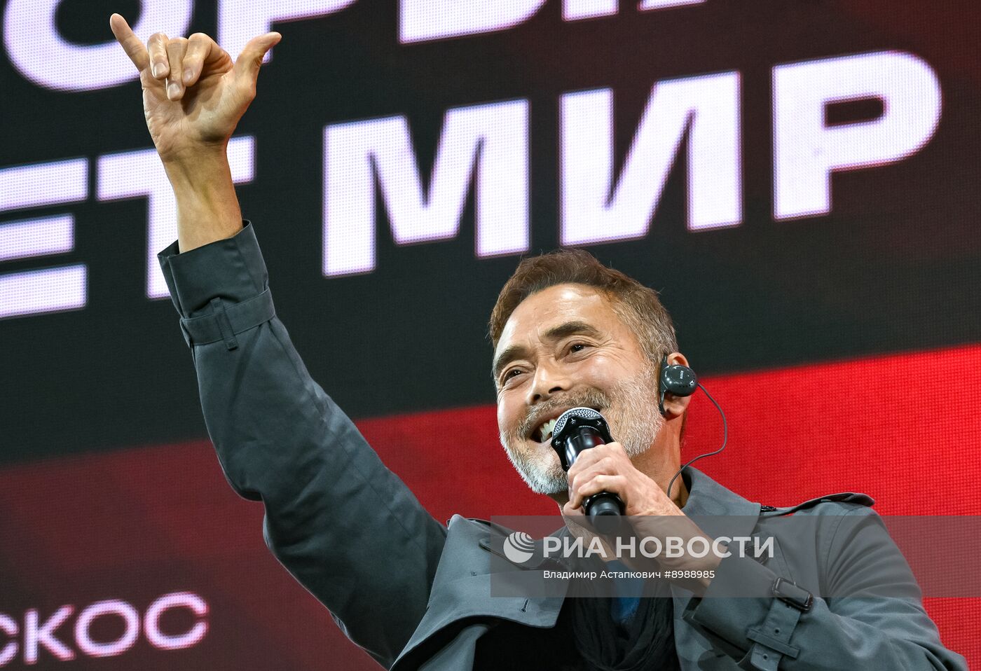 Встречи и автограф-сессии с артистами и режиссёрами в рамках Московской международной недели кино