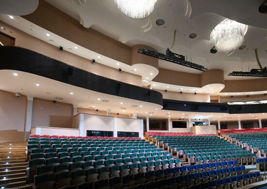 Завершение реконструкции и сбор труппы театра им. Наталии Сац