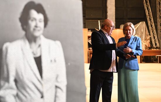 Завершение реконструкции и сбор труппы театра им. Наталии Сац