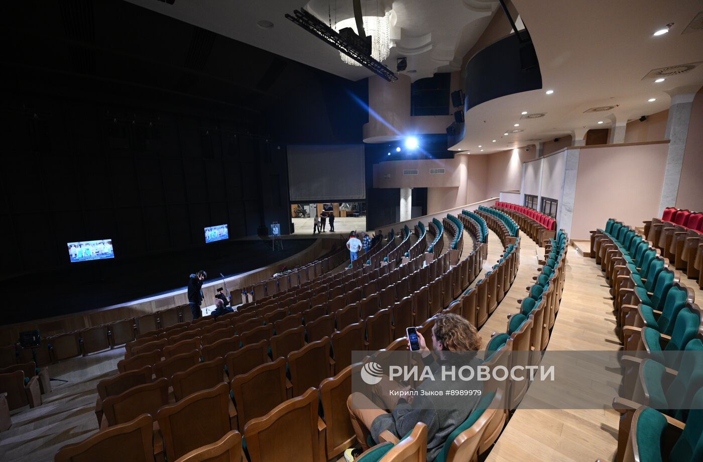 Завершение реконструкции и сбор труппы театра им. Наталии Сац