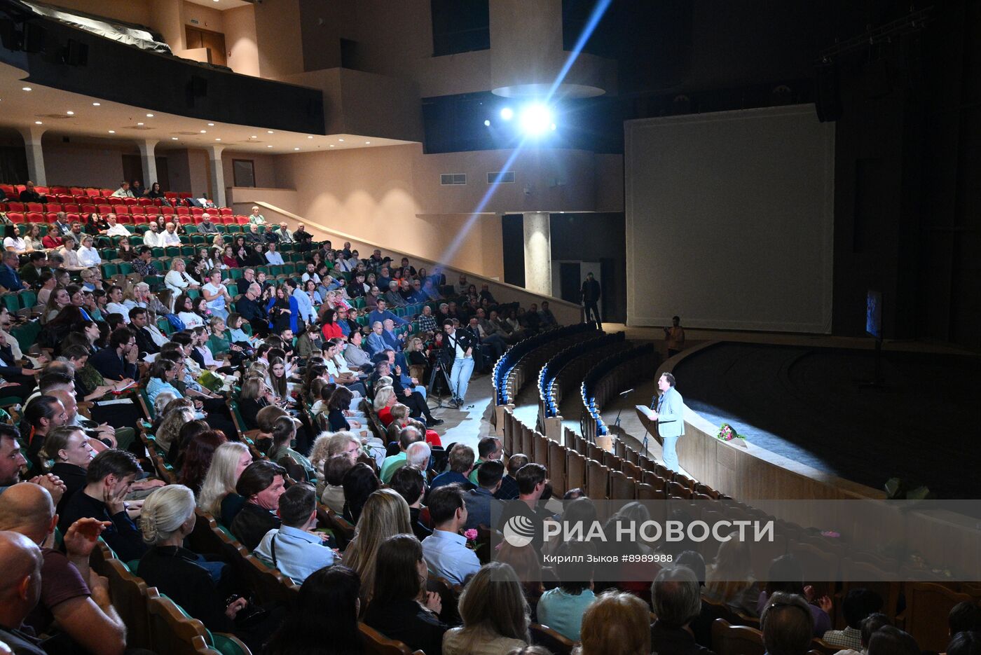 Завершение реконструкции и сбор труппы театра им. Наталии Сац