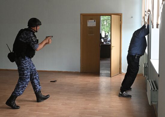 Антитеррористические учения в образовательных заведениях