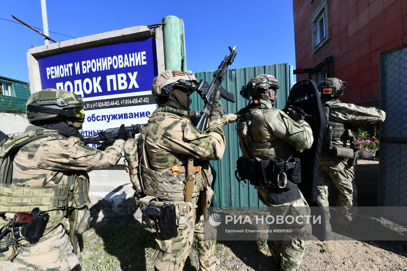 Антитеррористические учения в образовательных заведениях в России