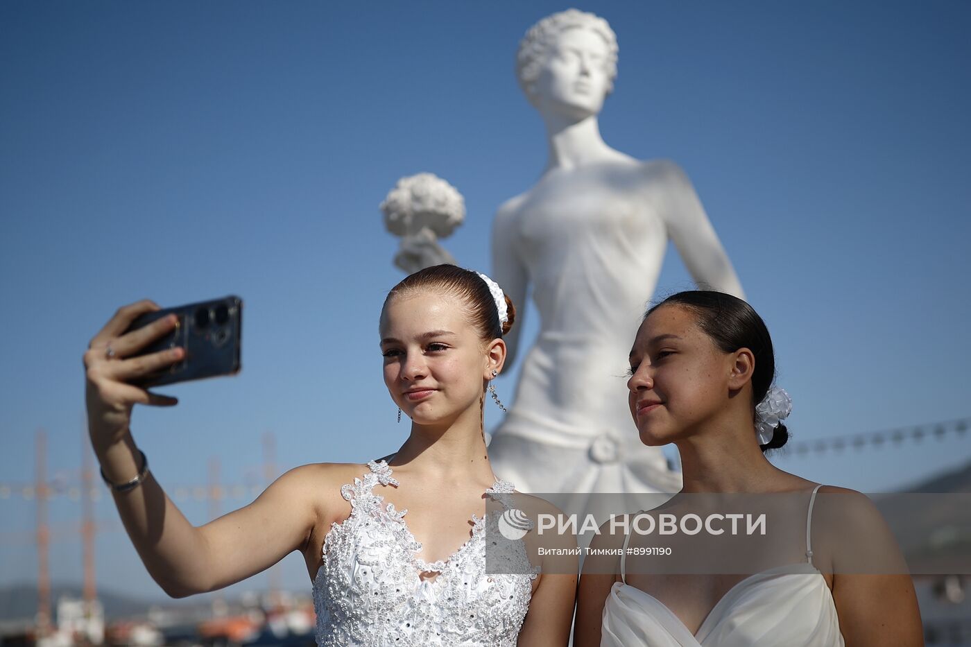 Флешмоб невест в Геленджике
