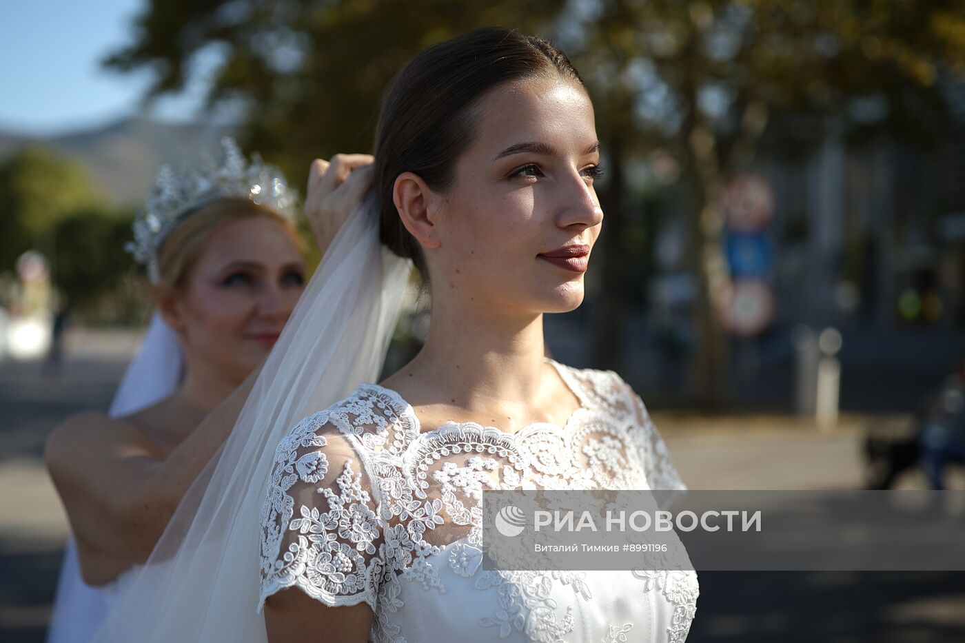 Флешмоб невест в Геленджике