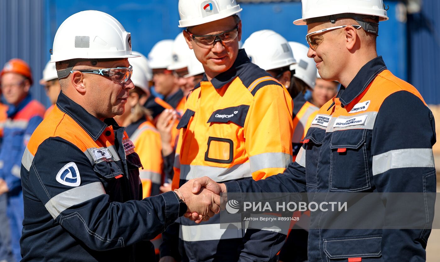 Работа Яковлевского горно-обогатительного комбината в Белгородской области