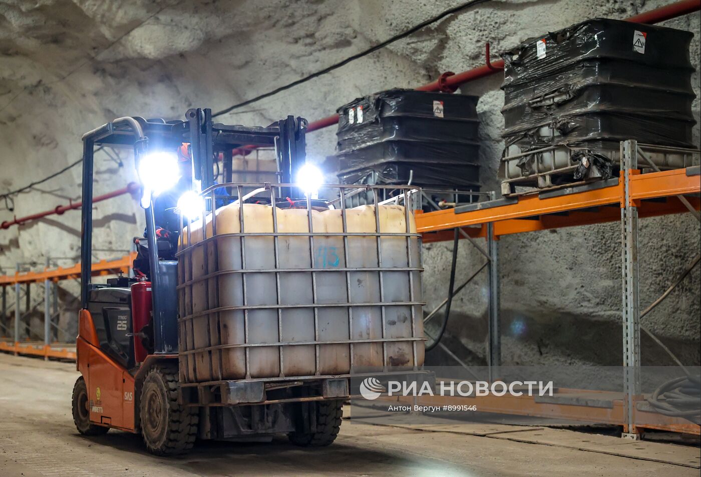 Работа Яковлевского горно-обогатительного комбината в Белгородской области