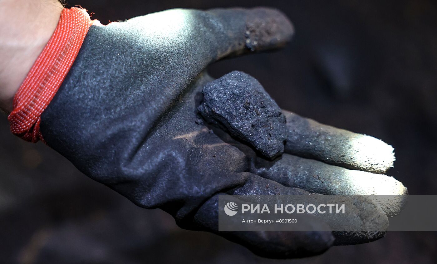 Работа Яковлевского горно-обогатительного комбината в Белгородской области