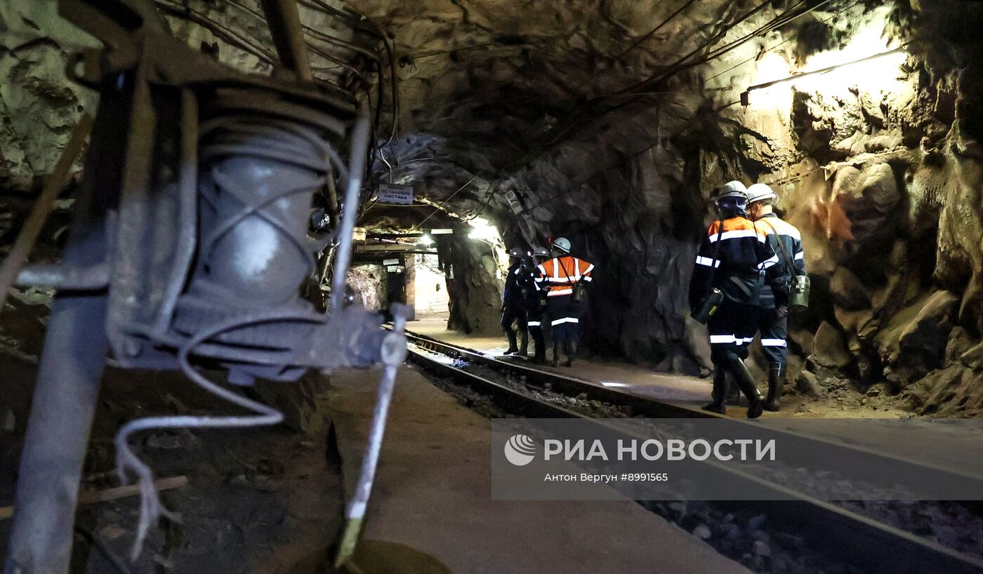 Работа Яковлевского горно-обогатительного комбината в Белгородской области