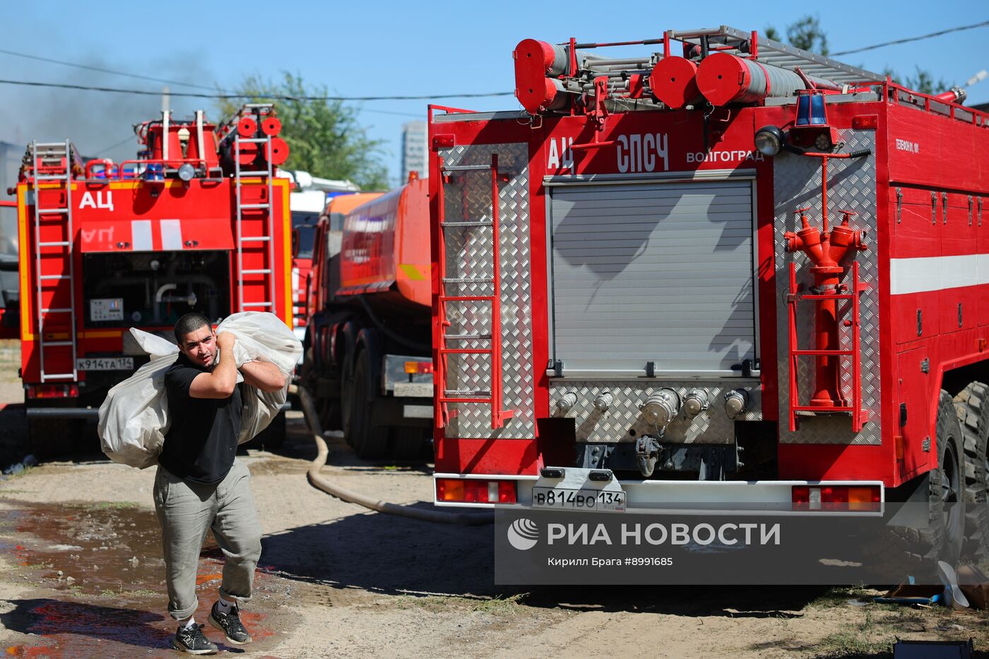 Пожар на рынке в Волгограде