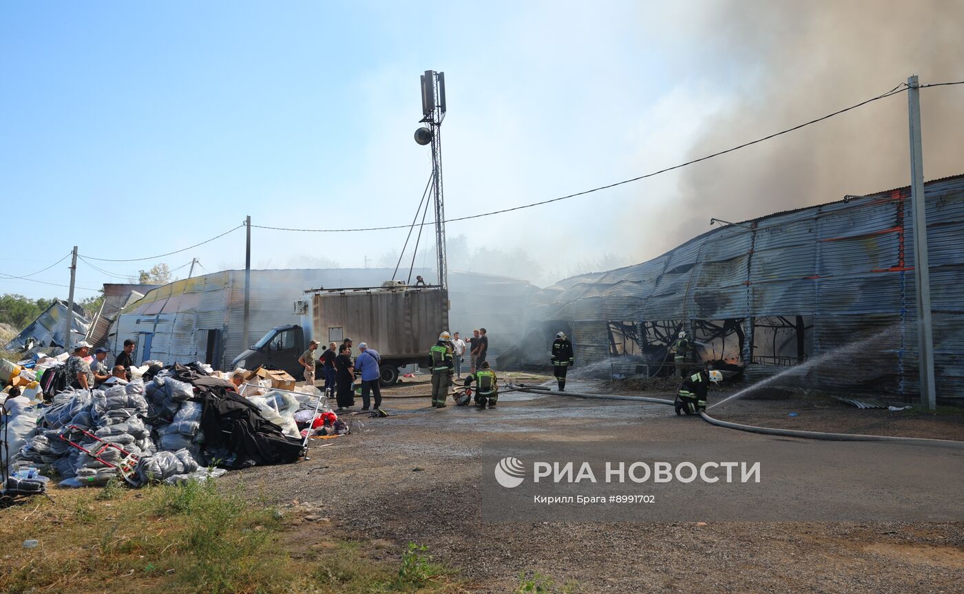 Пожар на рынке в Волгограде
