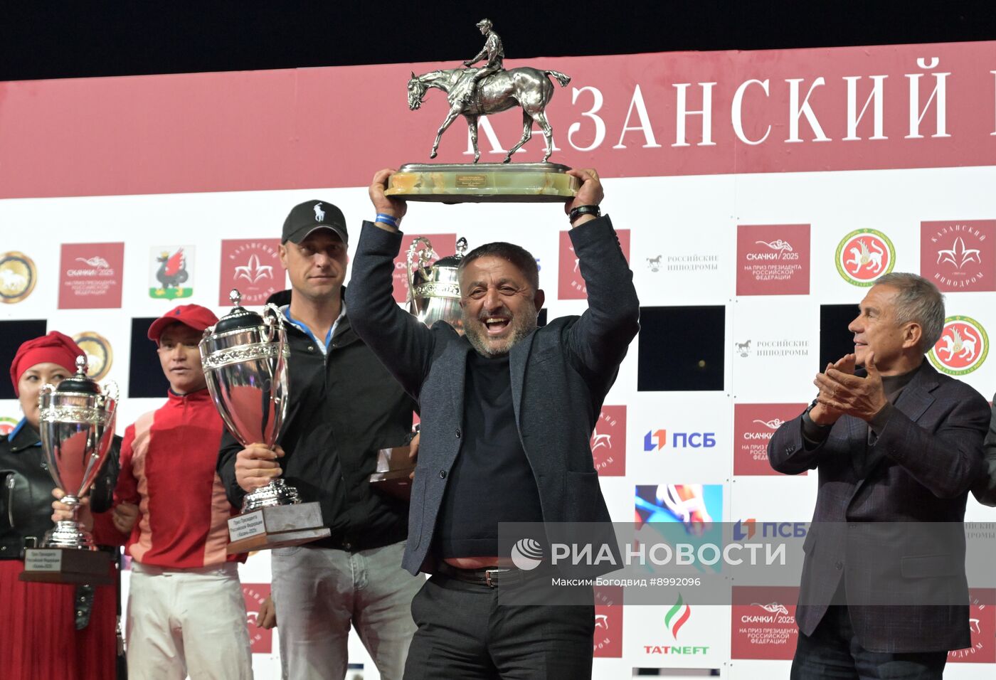 Cкачки на приз президента РФ на Казанском ипподроме