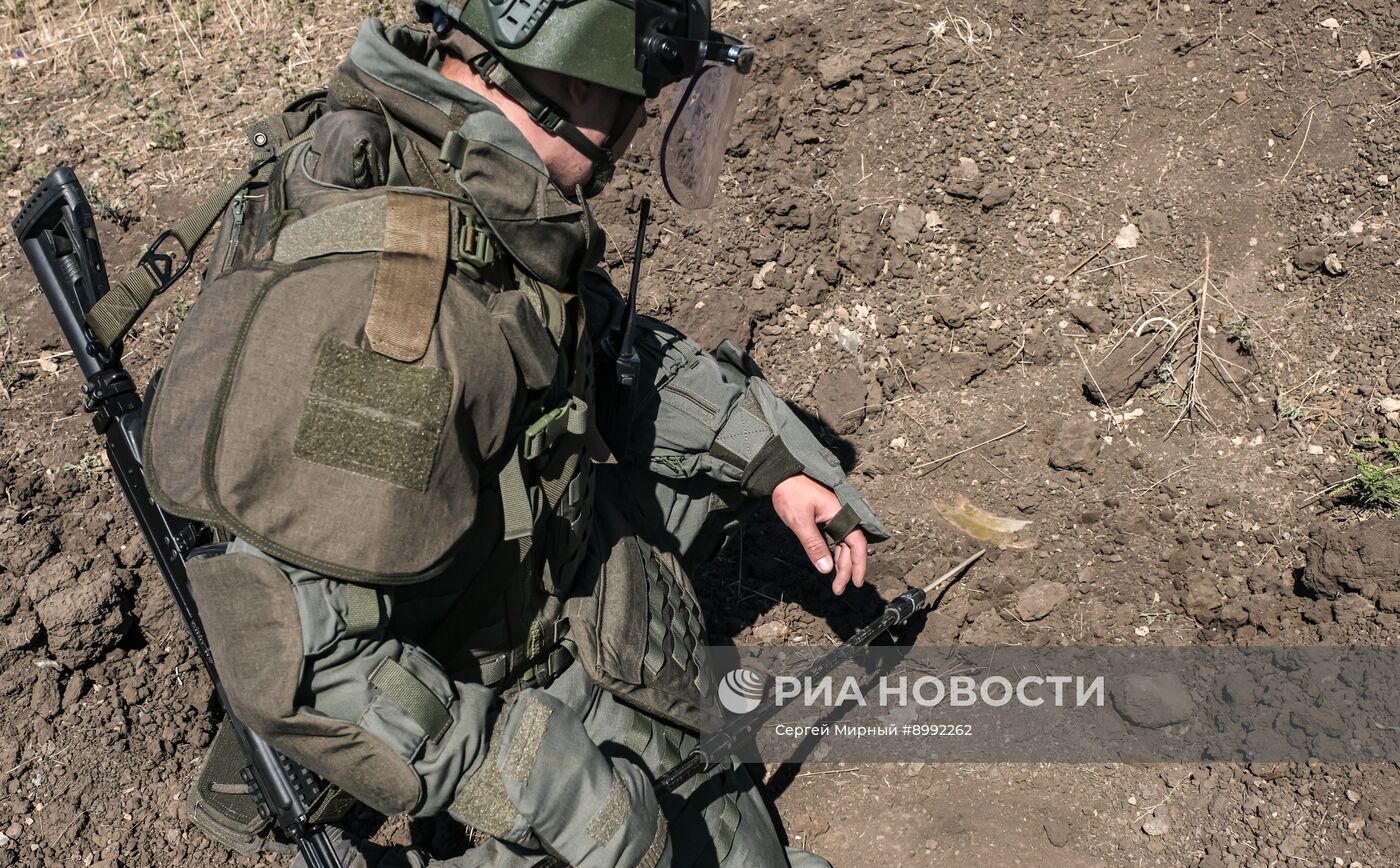 Подготовка саперов группировки войск "Днепр" в Запорожской области