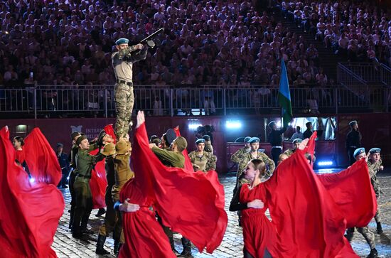 Церемония закрытия фестиваля "Спасская башня"