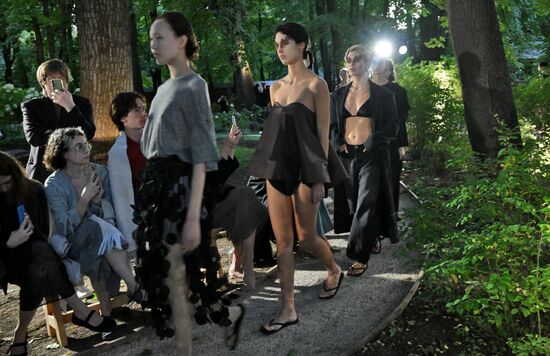 Показ RUBAN в Музее-усадьбе Л.Н. Толстого в Москве