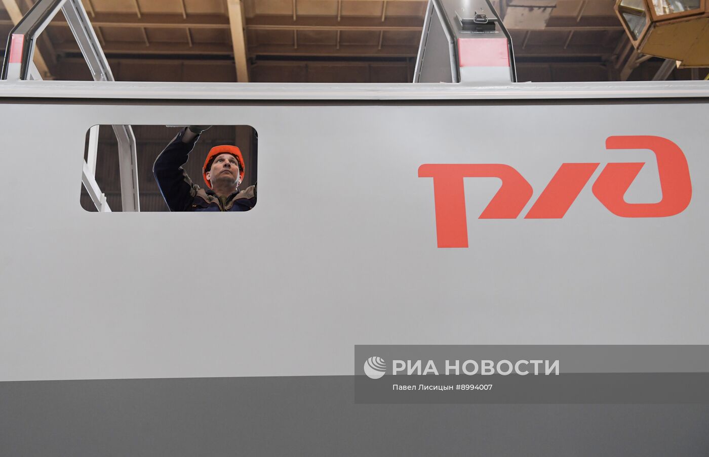 Сварка первого поезда для ВСМ началась на заводе "Уральские локомотивы"