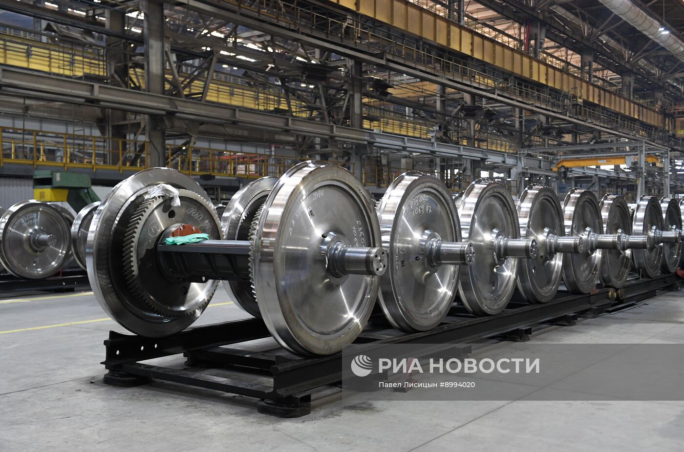 Сварка первого поезда для ВСМ началась на заводе "Уральские локомотивы"