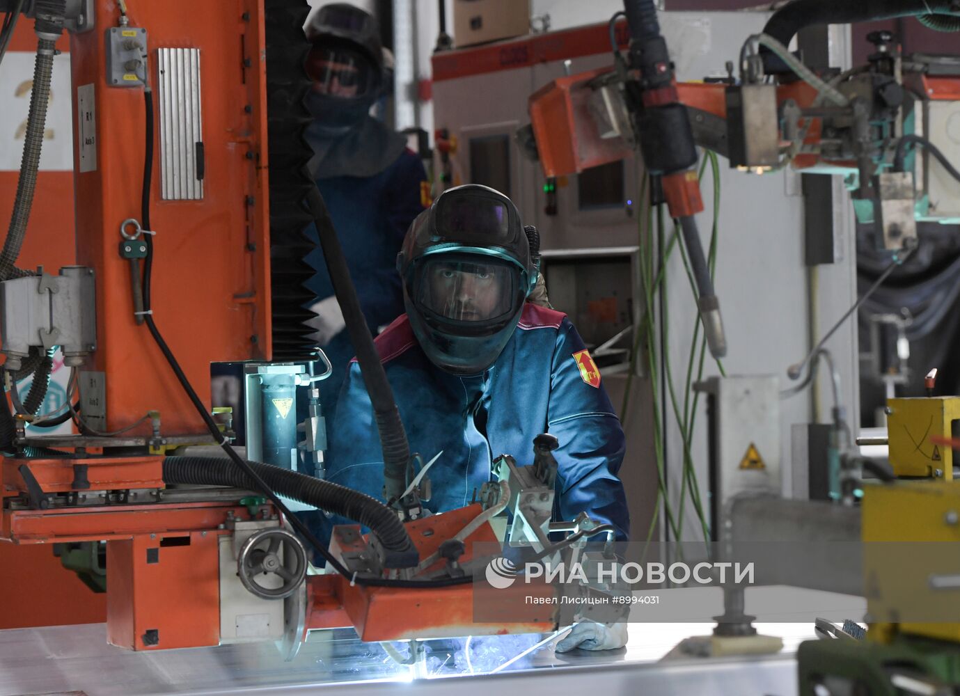 Сварка первого поезда для ВСМ началась на заводе "Уральские локомотивы"