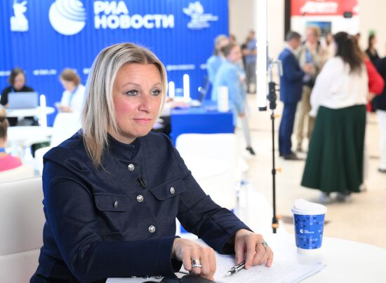 ВЭФ-2025. Стенды РИА Новости и радио Sputnik