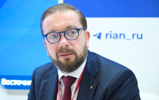 ВЭФ-2025. Стенды РИА Новости и радио Sputnik