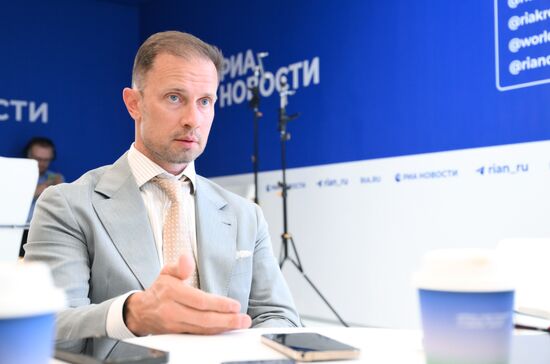 ВЭФ-2025. Стенды РИА Новости и радио Sputnik