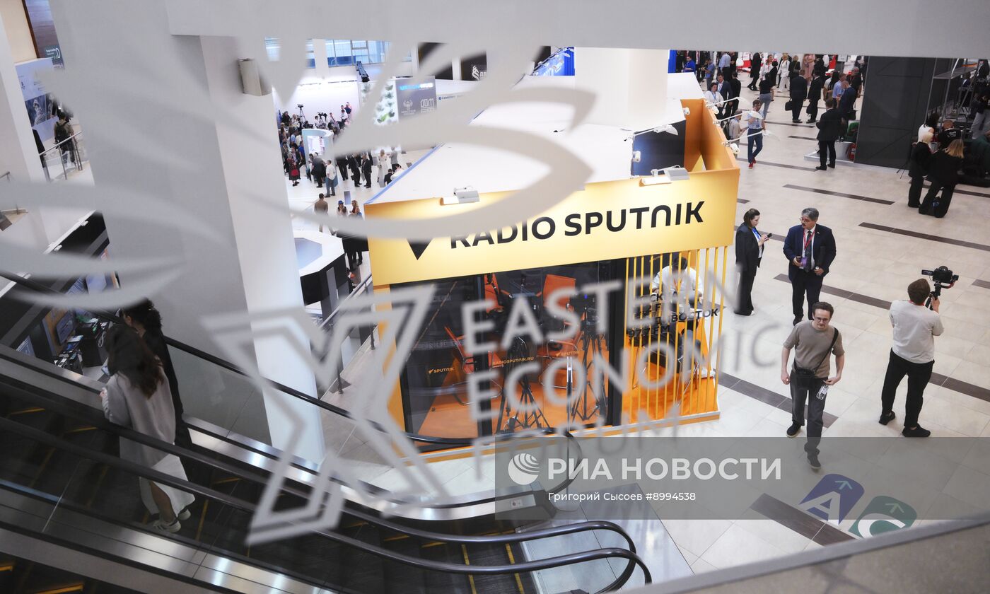 ВЭФ-2025. Стенды РИА Новости и радио Sputnik
