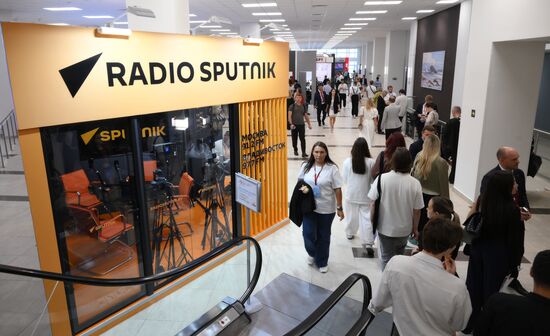 ВЭФ-2025. Стенды РИА Новости и радио Sputnik