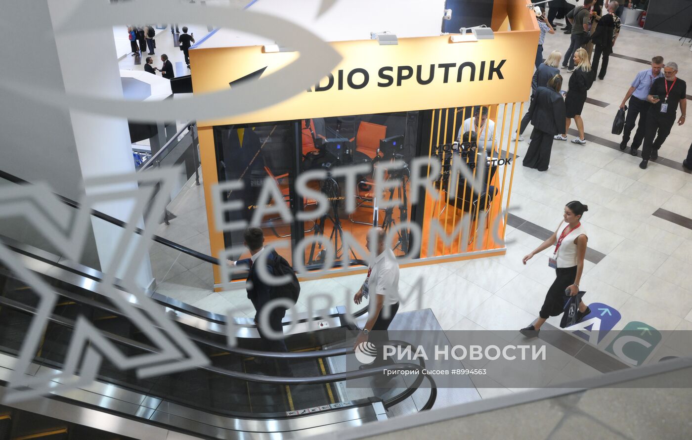 ВЭФ-2025. Стенды РИА Новости и радио Sputnik