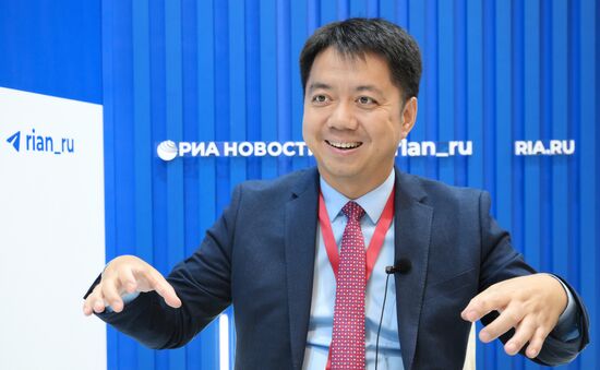 ВЭФ-2025. Стенды РИА Новости и радио Sputnik