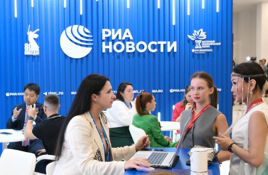 ВЭФ-2025. Стенды РИА Новости и радио Sputnik