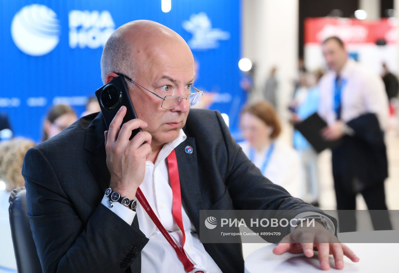 ВЭФ-2025. Стенды РИА Новости и радио Sputnik