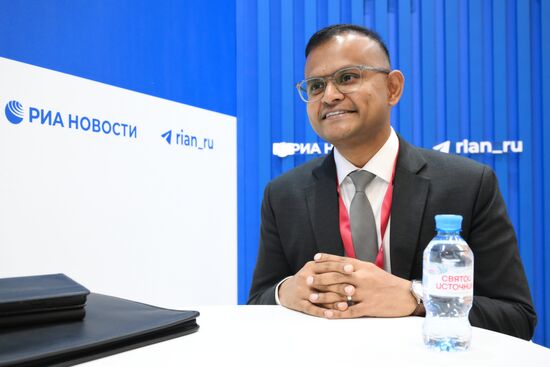 ВЭФ-2025. Стенды РИА Новости и радио Sputnik